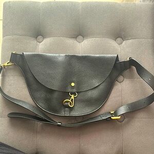 Banana Republic Leather Crossbody Belt Bag black.